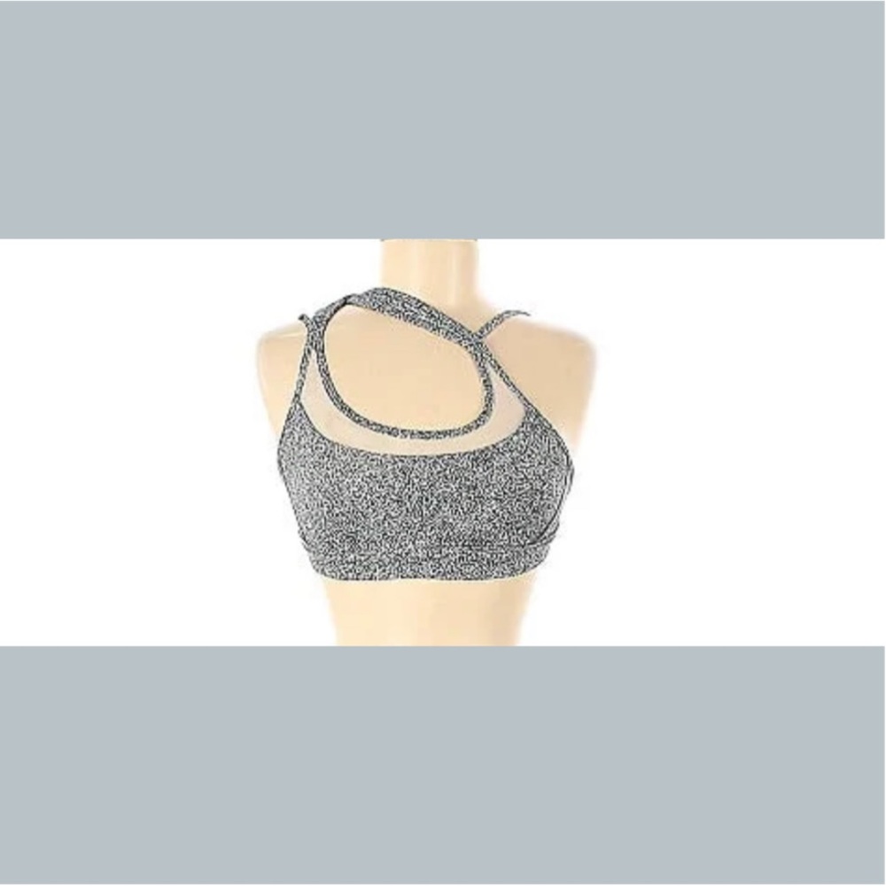 Stunning Women’s Lululemon Sports Bra Tank - no pads, but space for pads.